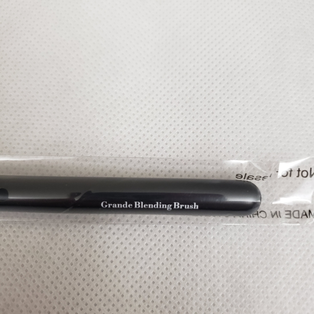 Moda & Araceli brushes bundle - Picture 3 of 6